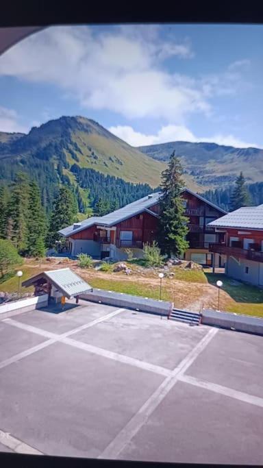 Studio Au Pied Des Pistes Avec Vue Sur La Montagne Mieussy Exteriör bild